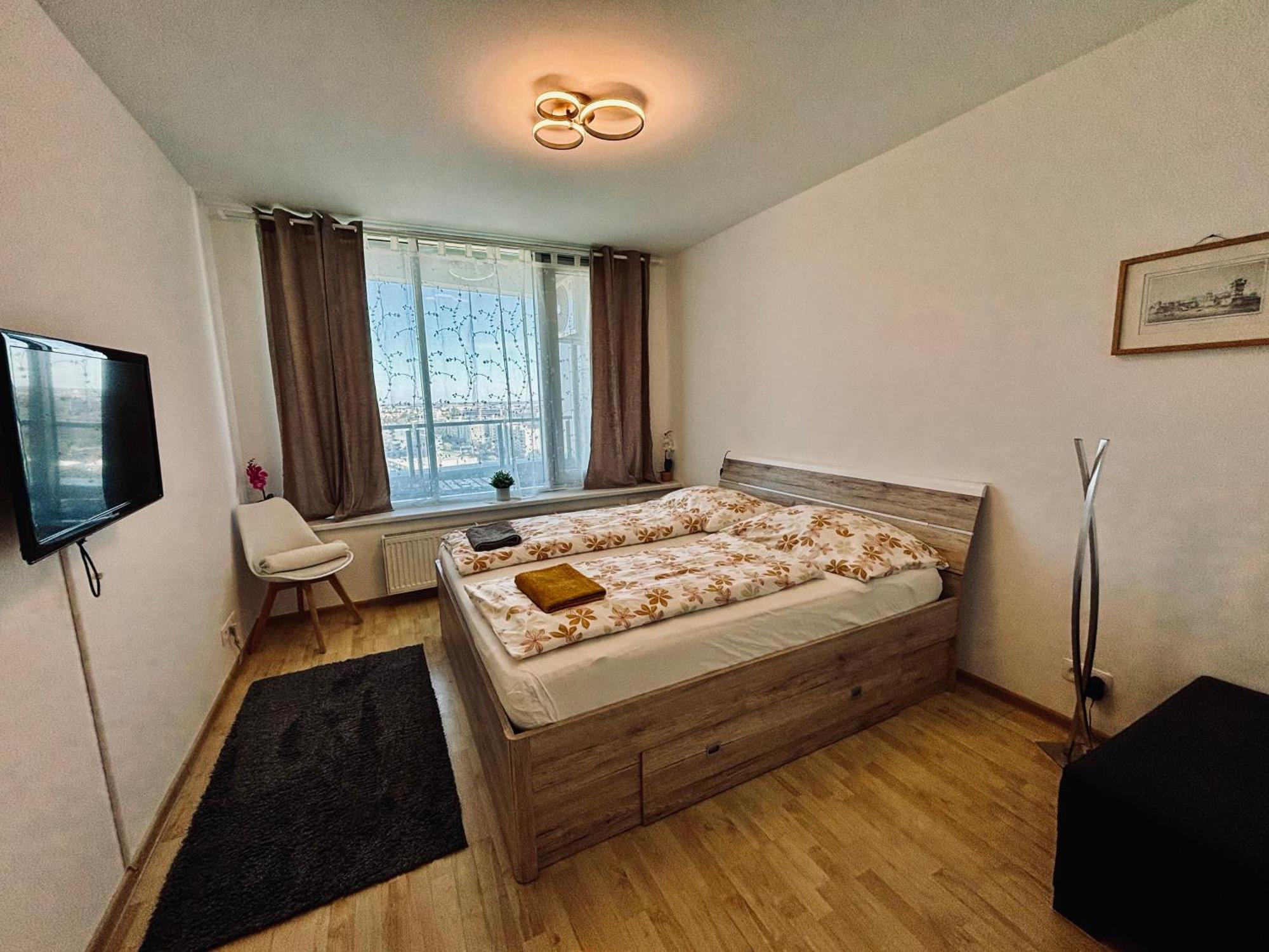 Three Towers With Beautiful View And Parking! Daire Bratislava Dış mekan fotoğraf
